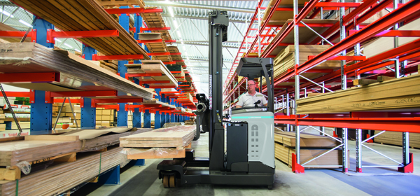 Multi-directoinal reach truck UFW